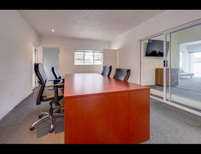 BEDROOM FREEHOLD FOR SALE IN BRYANSTON